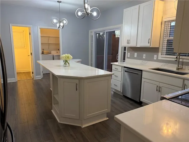 $500,000 | 15434 Glenwood, Overland Park, KS 66223