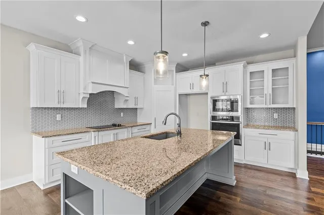 $650,000 | 4060 Northeast Timberlake Drive, Lee's Summit, MO 64064