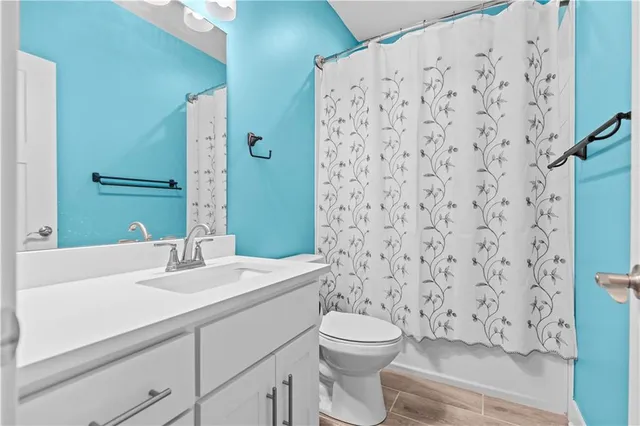 $650,000 | 4060 Northeast Timberlake Drive, Lee's Summit, MO 64064