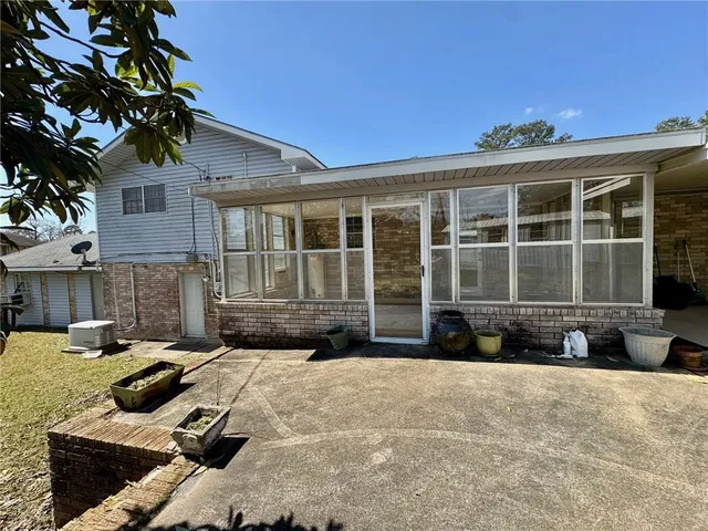 $240,000 | 103 Hermitage Road, Pineville, LA 71360