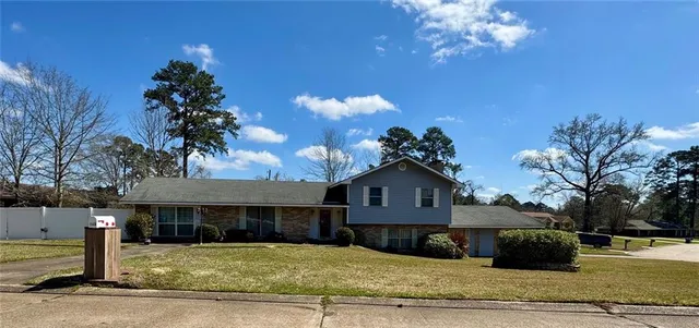 $240,000 | 103 Hermitage Road, Pineville, LA 71360