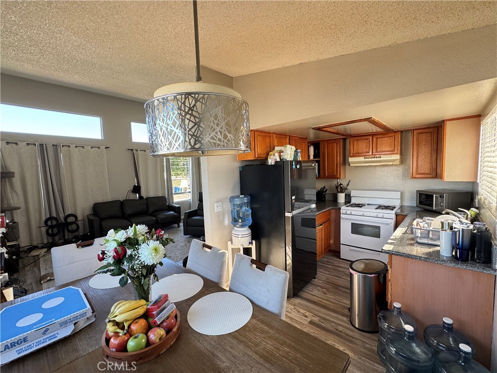 590 South 6th Street Grover Beach, CA 93433 - Photo 29 of 58 Unit C Kitchen/ Dining