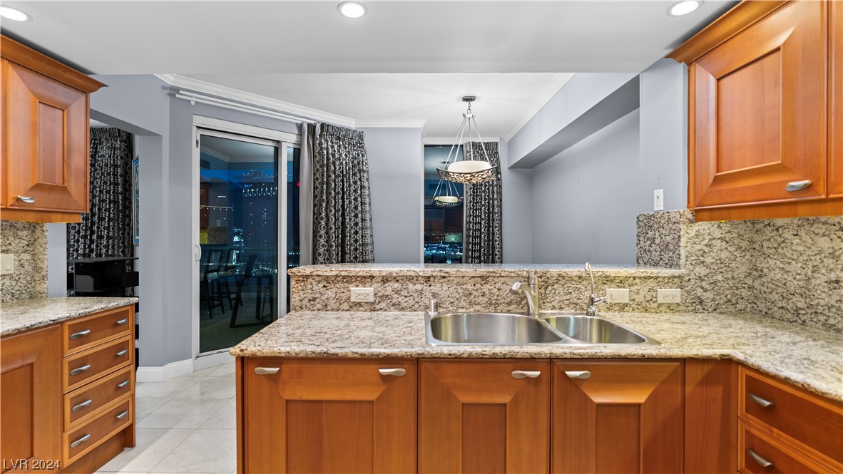 2777 Paradise Road, Unit 1503 Las Vegas, NV 89109 - Photo 27 of 78 Kitchen at Night