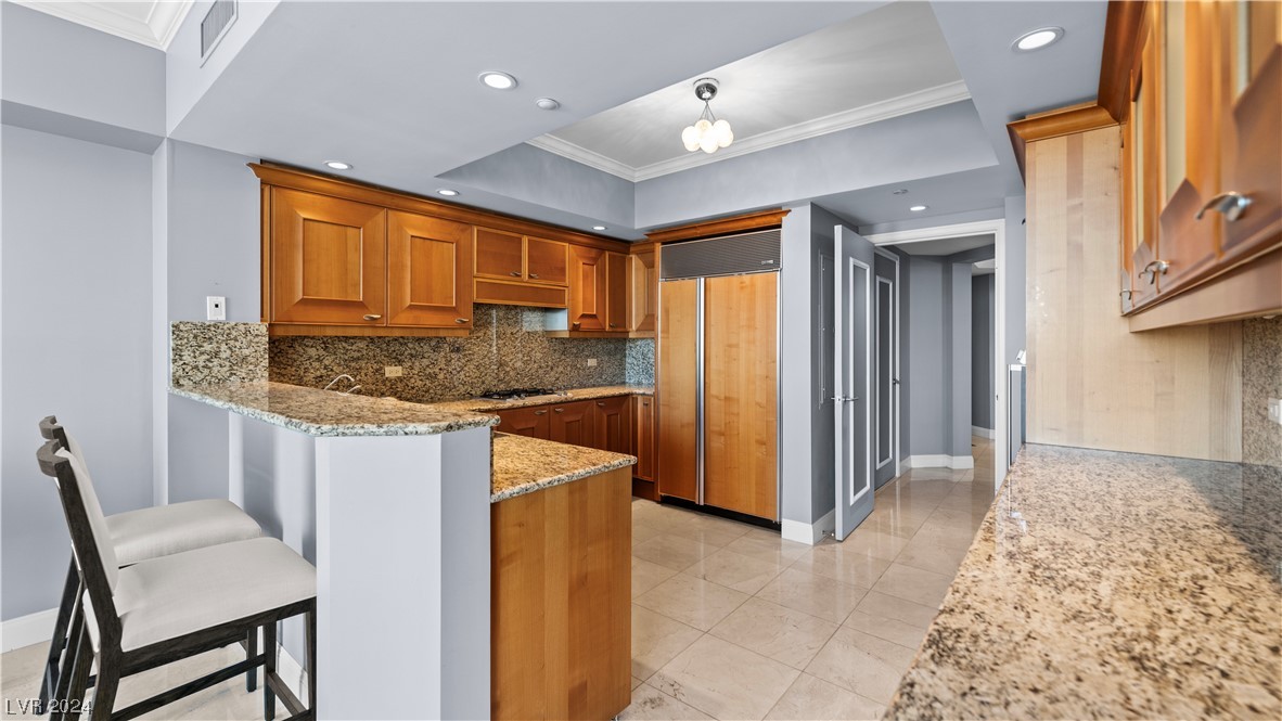2777 Paradise Road, Unit 1503 Las Vegas, NV 89109 - Photo 29 of 78 Breakfast Counter / Kitchen