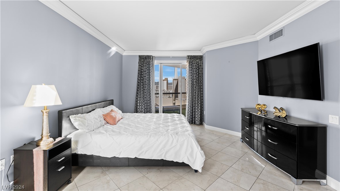 2777 Paradise Road, Unit 1503 Las Vegas, NV 89109 - Photo 33 of 78 Primary En Suite Bedroom