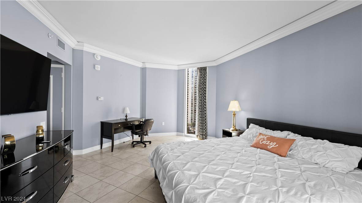 2777 Paradise Road, Unit 1503 Las Vegas, NV 89109 - Photo 36 of 78 Primary En Suite Bedroom