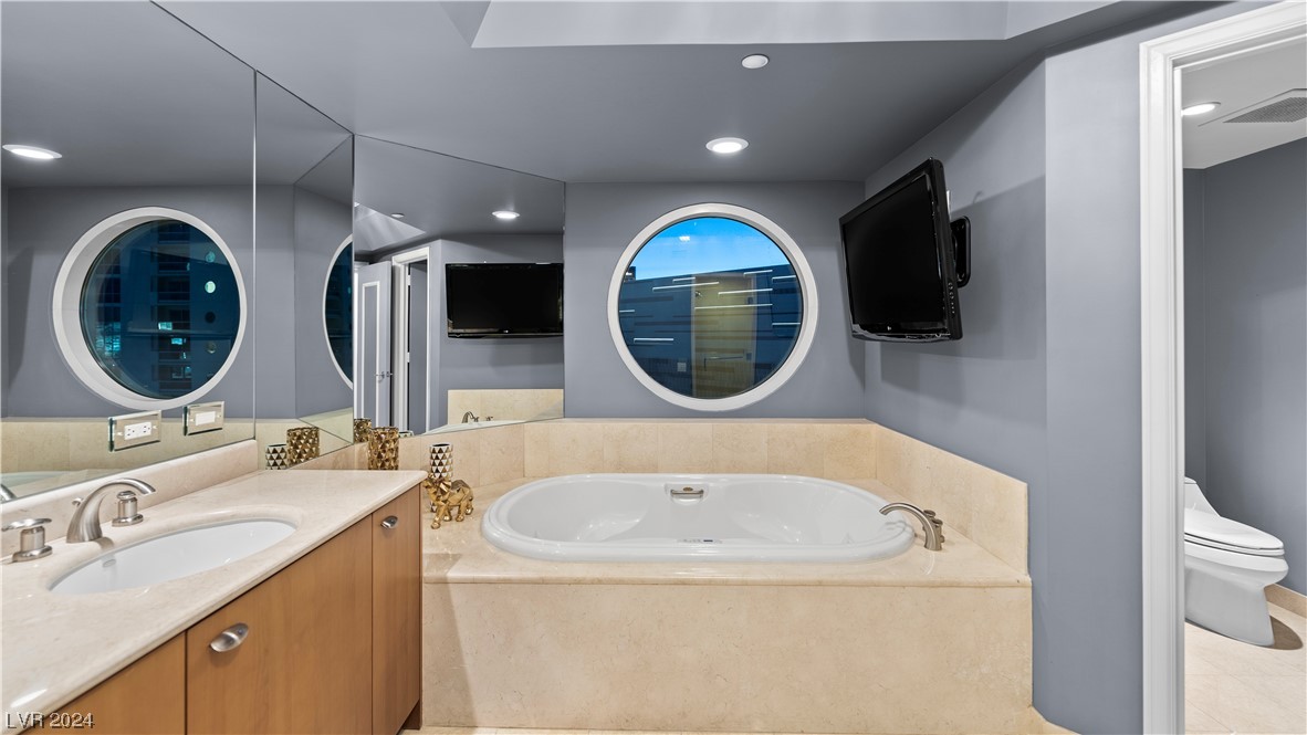2777 Paradise Road, Unit 1503 Las Vegas, NV 89109 - Photo 47 of 78 Primary Bathroom at Night