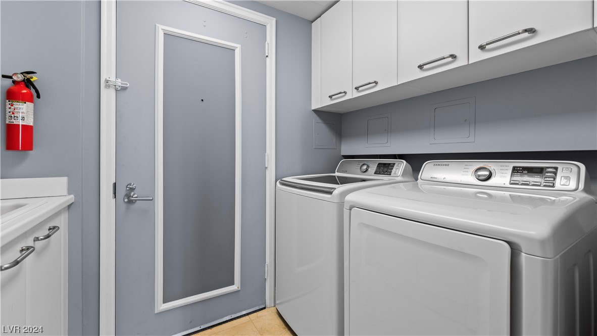2777 Paradise Road, Unit 1503 Las Vegas, NV 89109 - Photo 67 of 78 Laundry Room with Sink