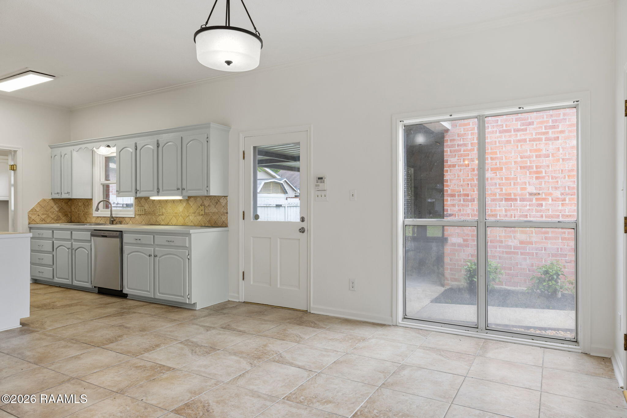 619 Canberra Road Lafayette, LA 70503 - Photo 11 of 28 11-web-or-mls-619 Canberra Rd-11