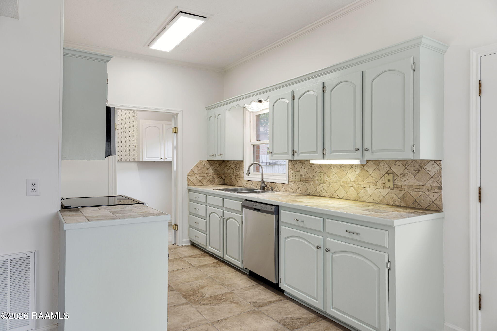 619 Canberra Road Lafayette, LA 70503 - Photo 14 of 28 14-web-or-mls-619 Canberra Rd-14