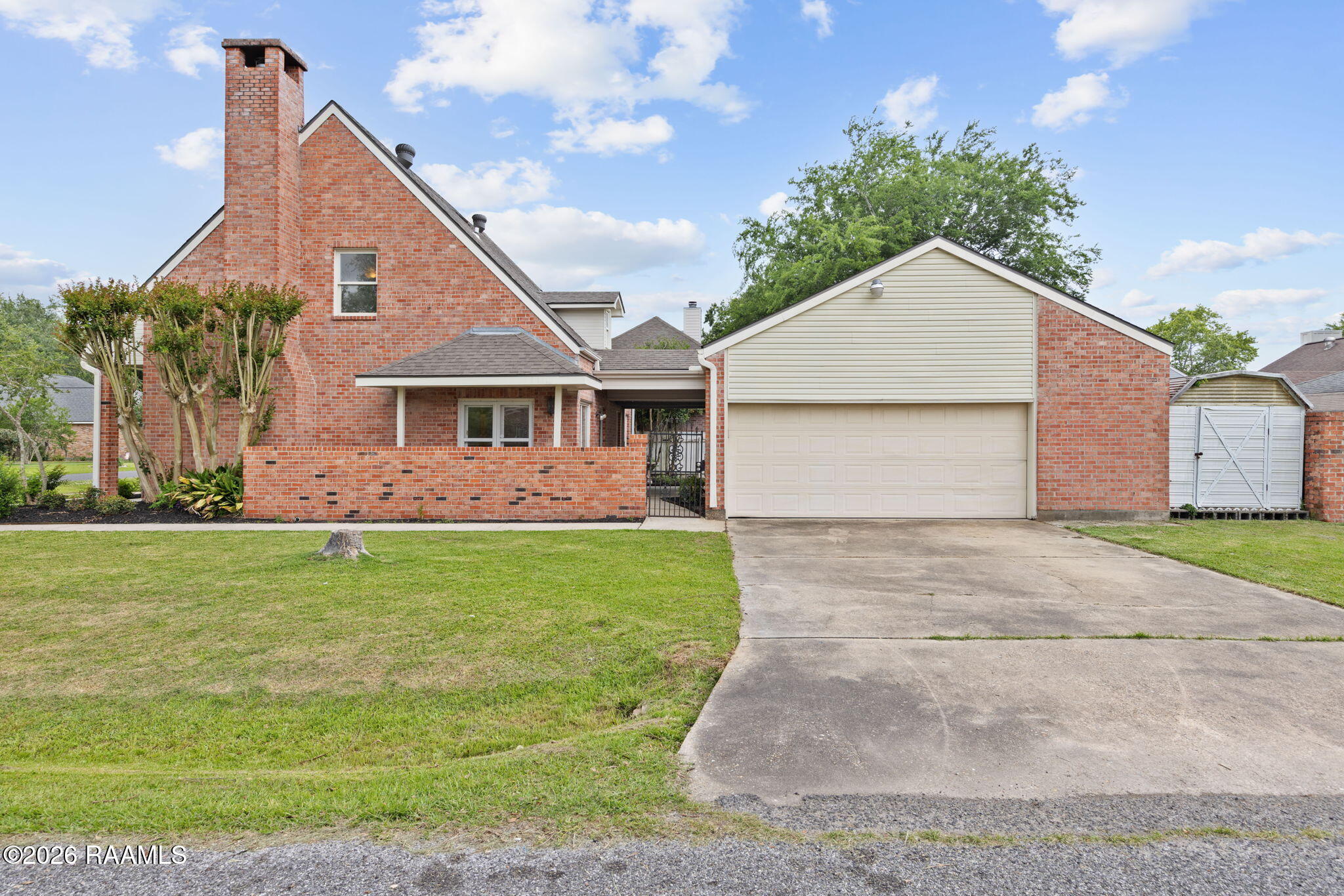 619 Canberra Road Lafayette, LA 70503 - Photo 3 of 28 3-web-or-mls-619 Canberra Rd-3