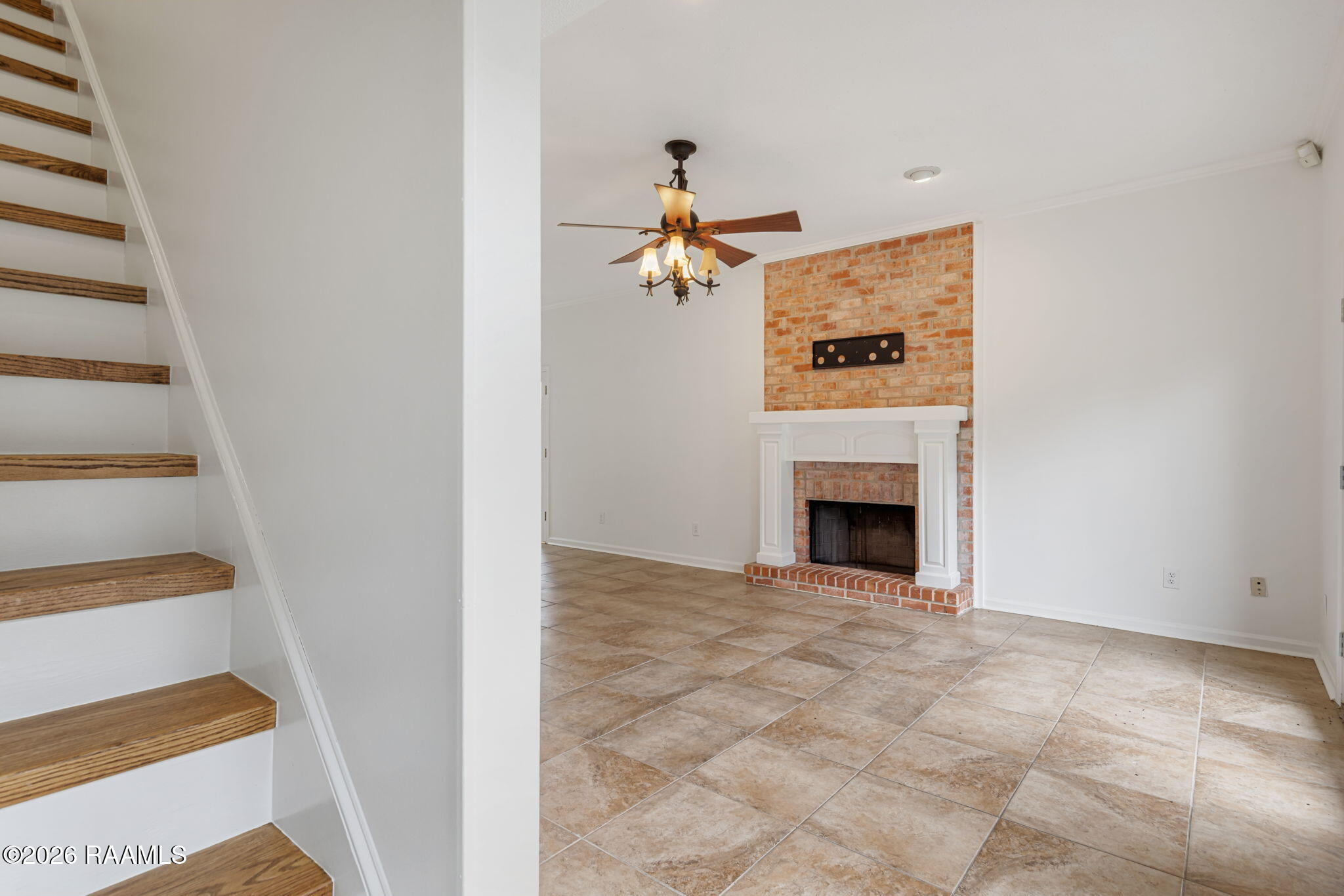 619 Canberra Road Lafayette, LA 70503 - Photo 4 of 28 4-web-or-mls-619 Canberra Rd-4