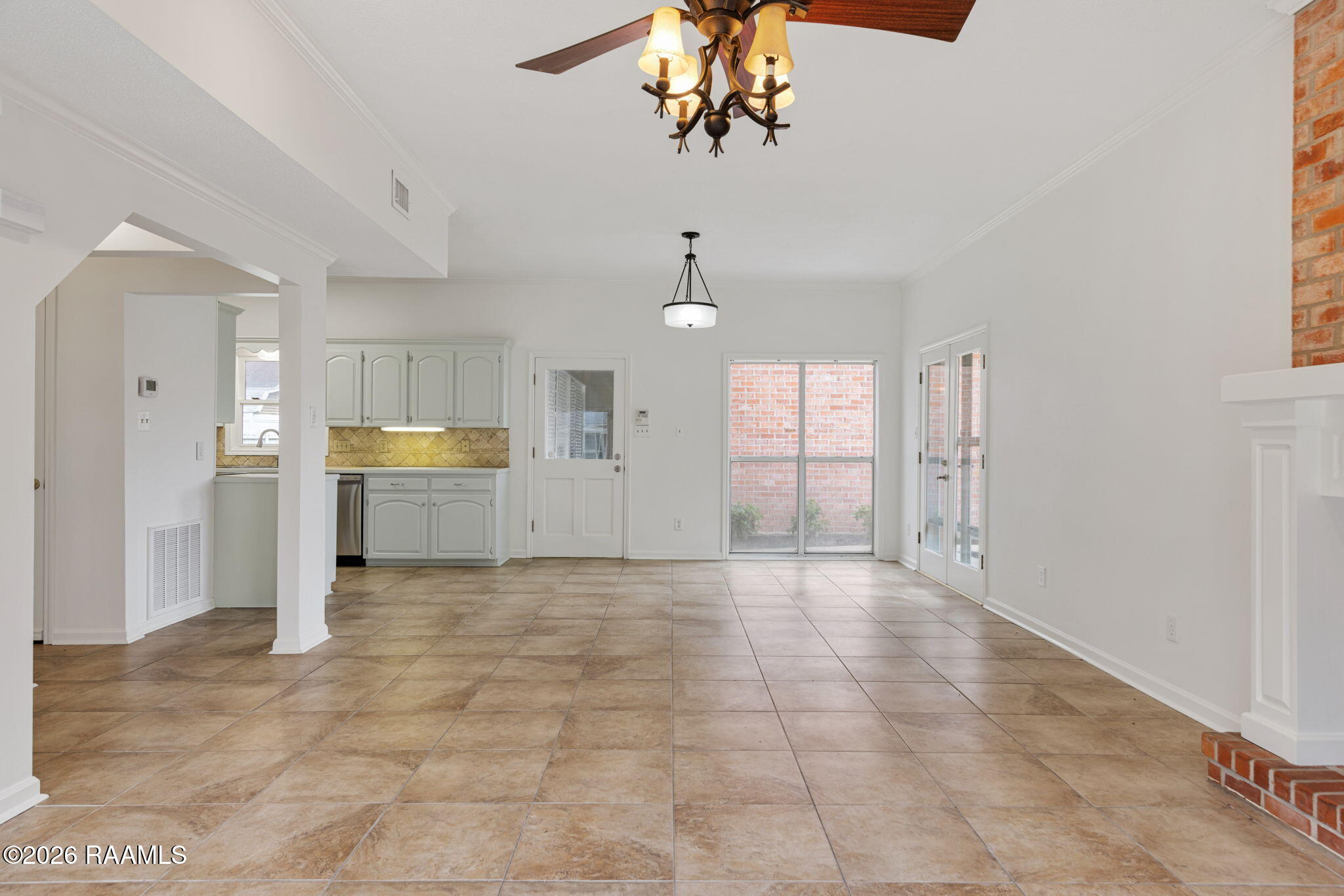 619 Canberra Road Lafayette, LA 70503 - Photo 6 of 28 6-web-or-mls-619 Canberra Rd-6