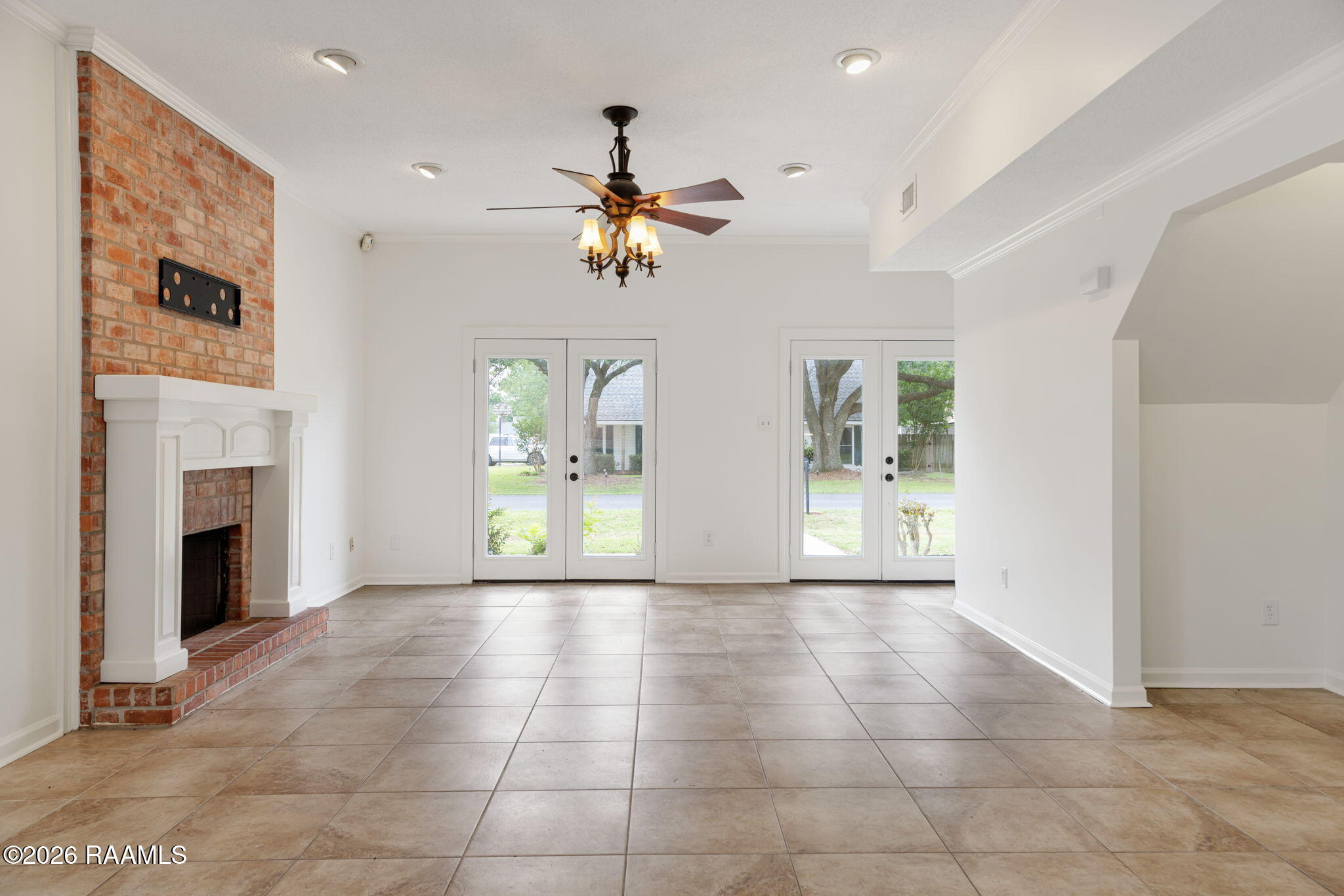 619 Canberra Road Lafayette, LA 70503 - Photo 9 of 28 9-web-or-mls-619 Canberra Rd-9