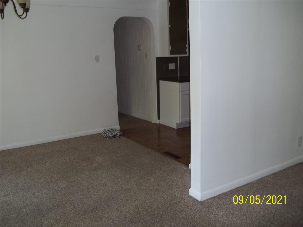 3018 South Center Road Burton, MI 48519 - Photo 12 of 14 50041815-11.JPG