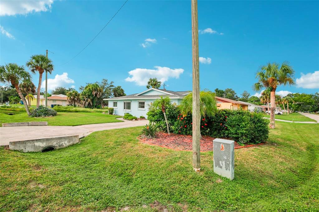 2210 Gentian Road Venice, FL 34293 - Photo 28 of 29 Gallery Image 28