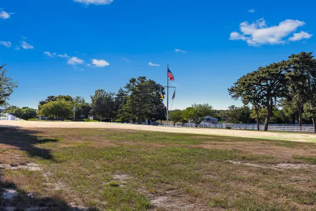 a view of a tennis court
