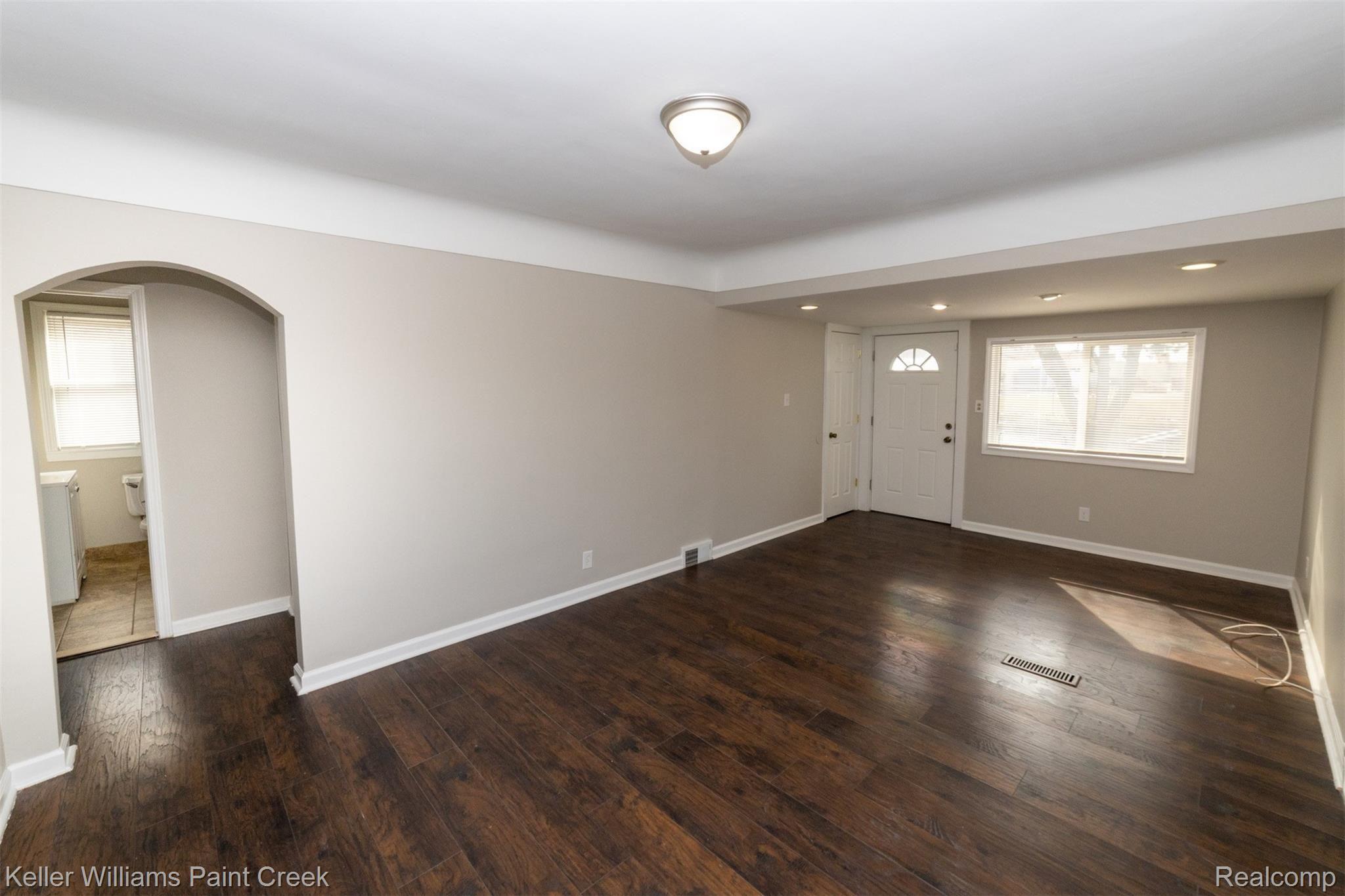 11011 Toepfer Road Warren, MI 48089 - Photo 9 of 20 6ED27D6E-7BC2-46D8-9EF1-E69DA061EC1A.jpeg
