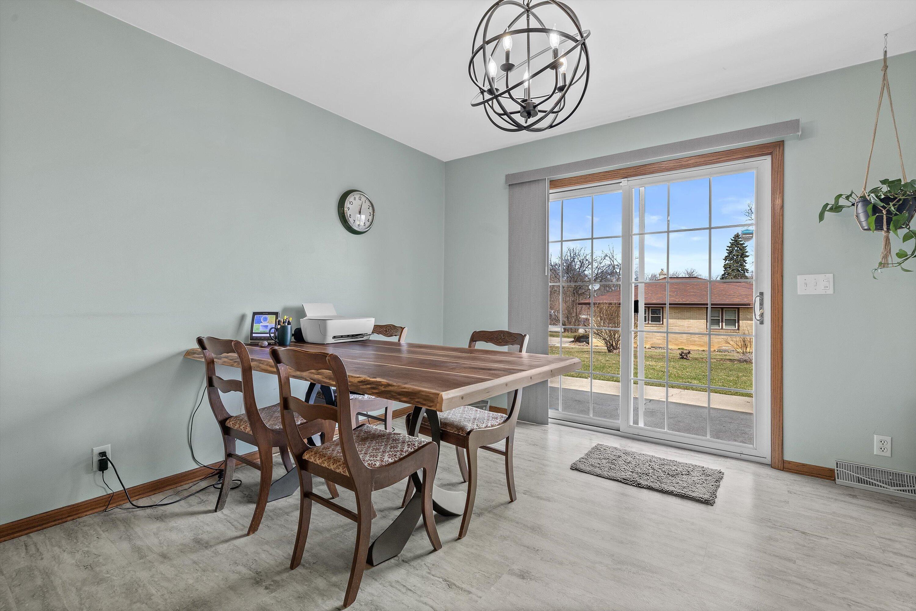 2558 North Green Bay Road Mount Pleasant, WI 53406 - Photo 8 of 46 Dining area