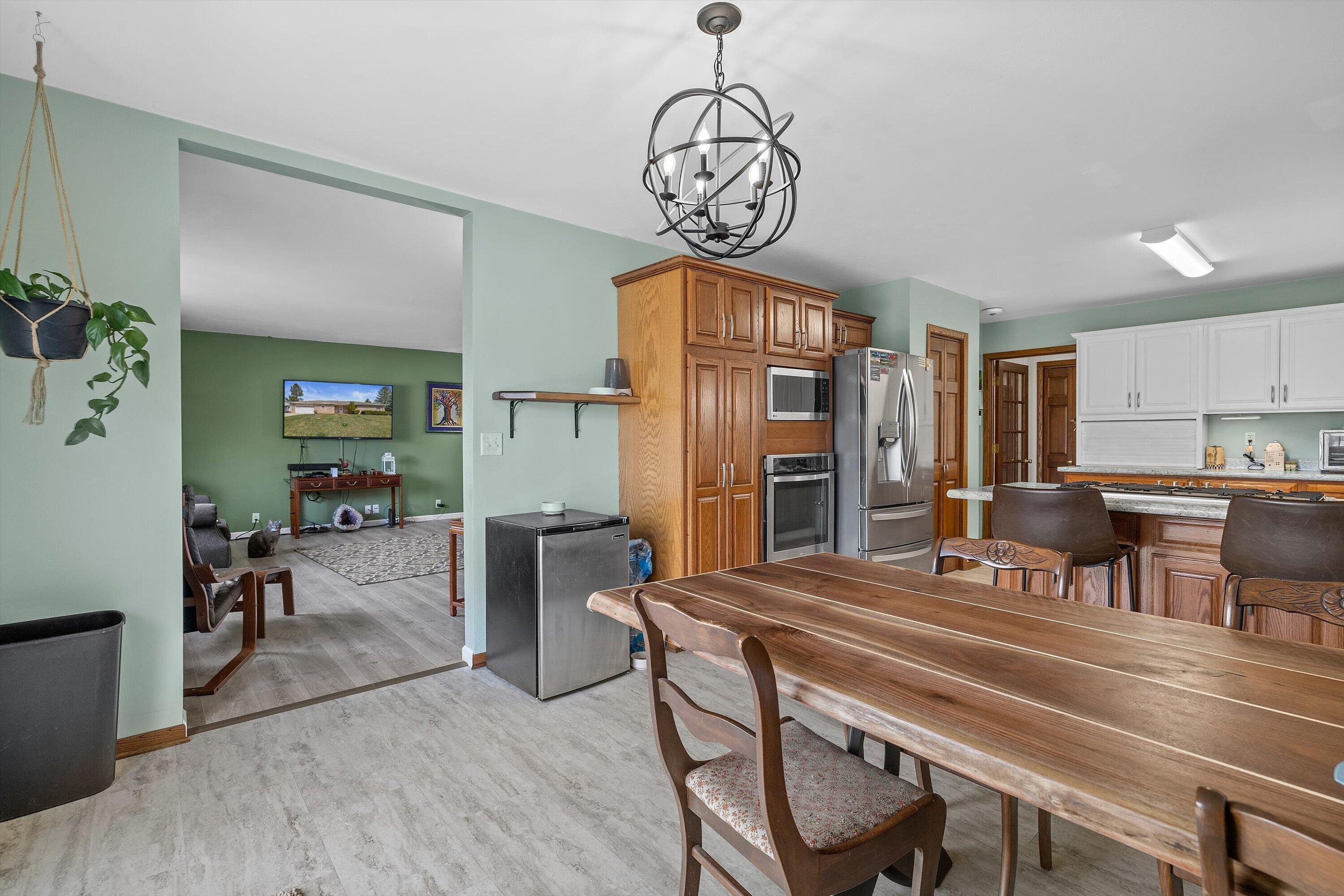 2558 North Green Bay Road Mount Pleasant, WI 53406 - Photo 10 of 46 Dining area