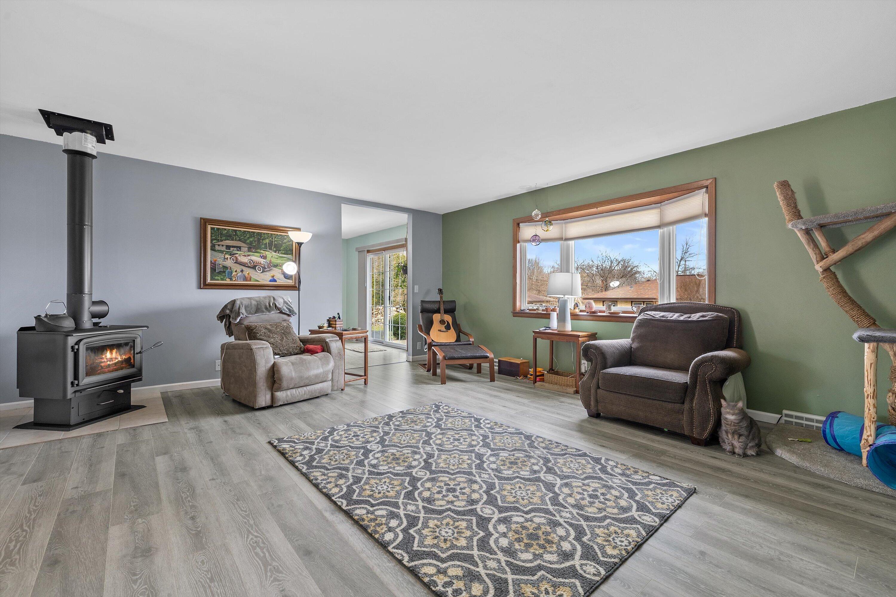 2558 North Green Bay Road Mount Pleasant, WI 53406 - Photo 14 of 46 Living room