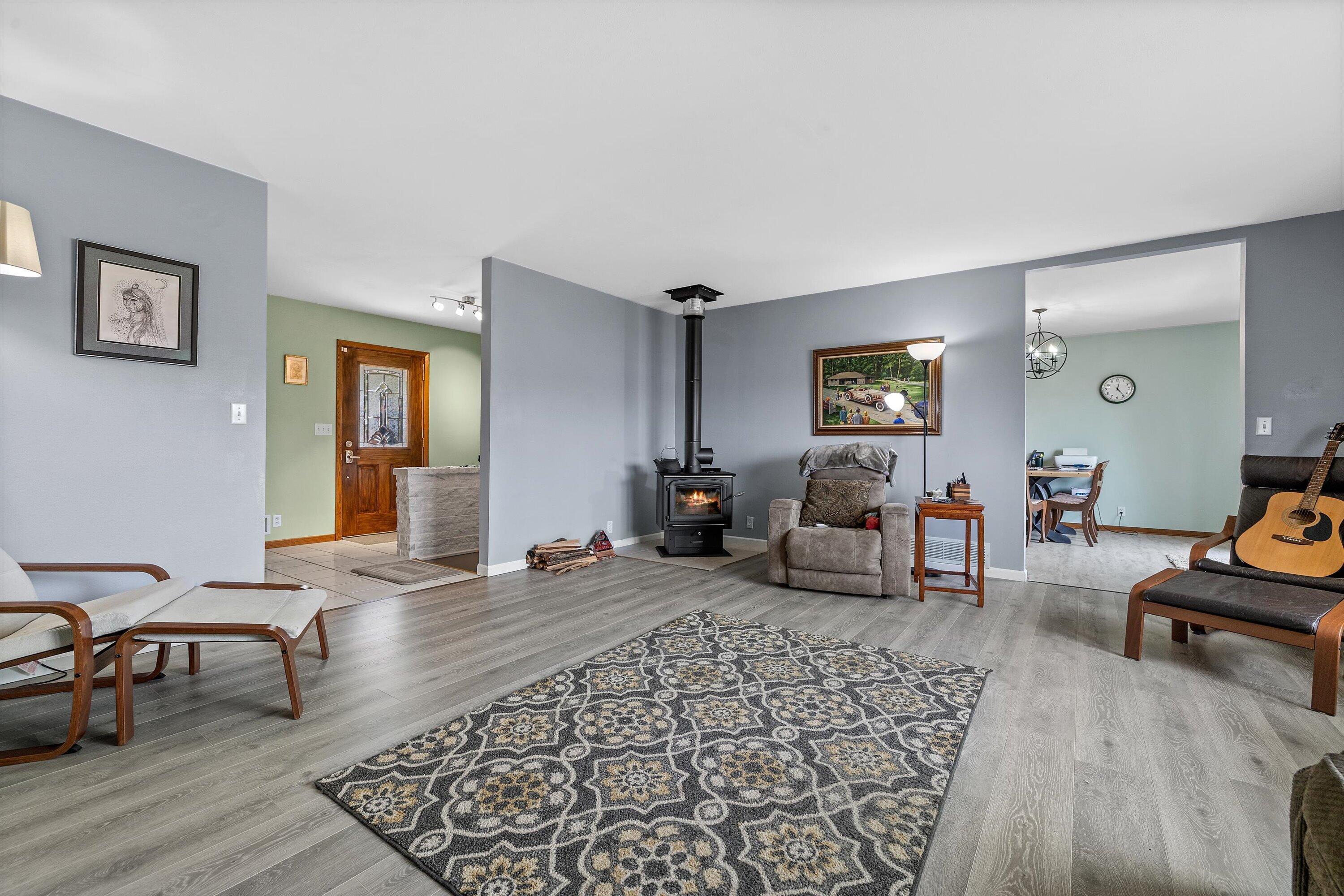 2558 North Green Bay Road Mount Pleasant, WI 53406 - Photo 15 of 46 Living room