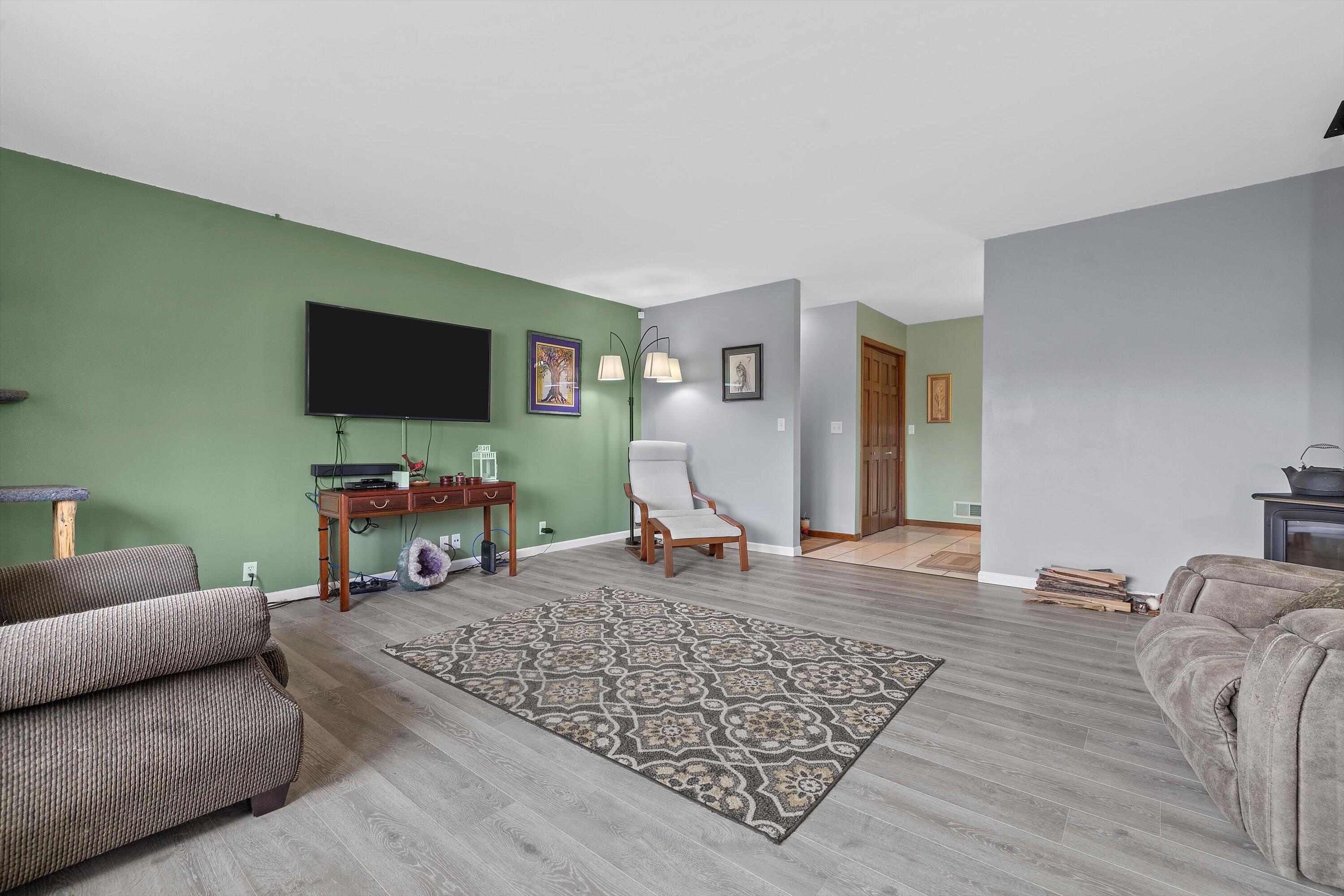 2558 North Green Bay Road Mount Pleasant, WI 53406 - Photo 17 of 46 Living room