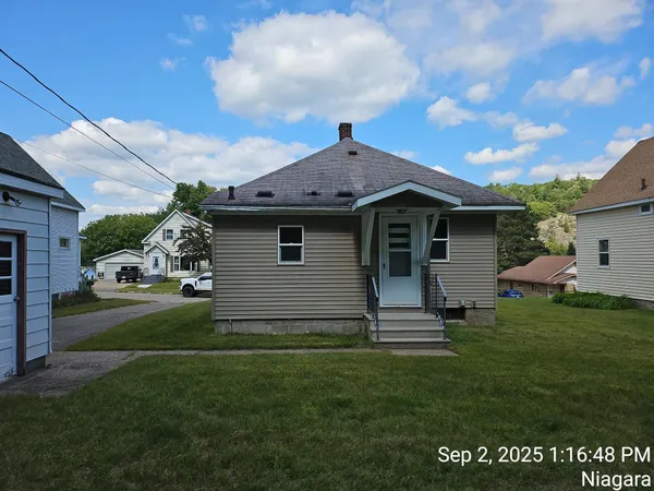 $84,900 | 1708 Ridge Street, Niagara, WI 54151