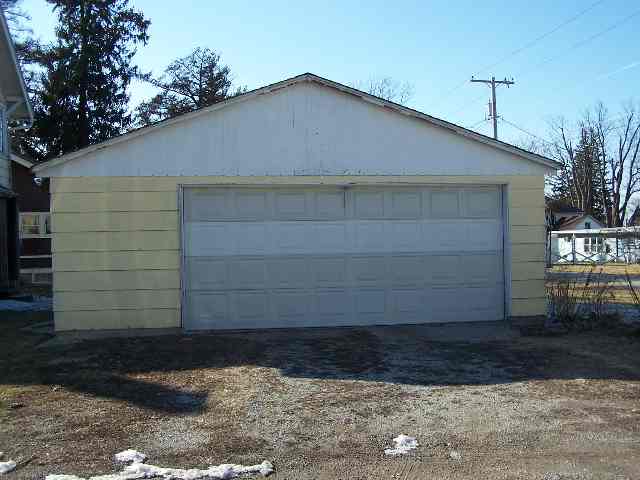 412 Ridge Street Mount Carroll, IL 61053 - Photo 3 of 9 a front view of a house