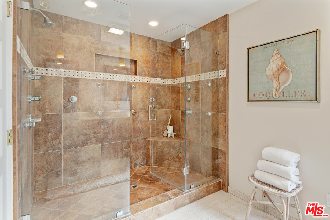 215 Waterview Street Playa del Rey, CA 90293 - Photo 17 of 40 Gallery Image 17