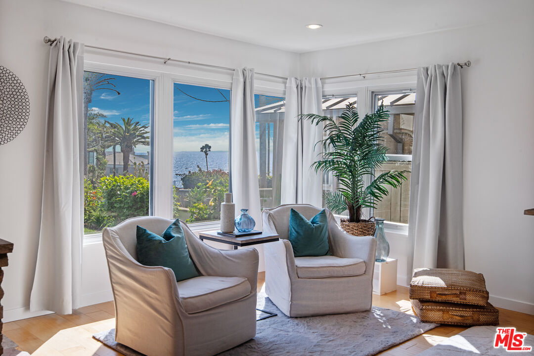 215 Waterview Street Playa del Rey, CA 90293 - Photo 4 of 40 Gallery Image 4