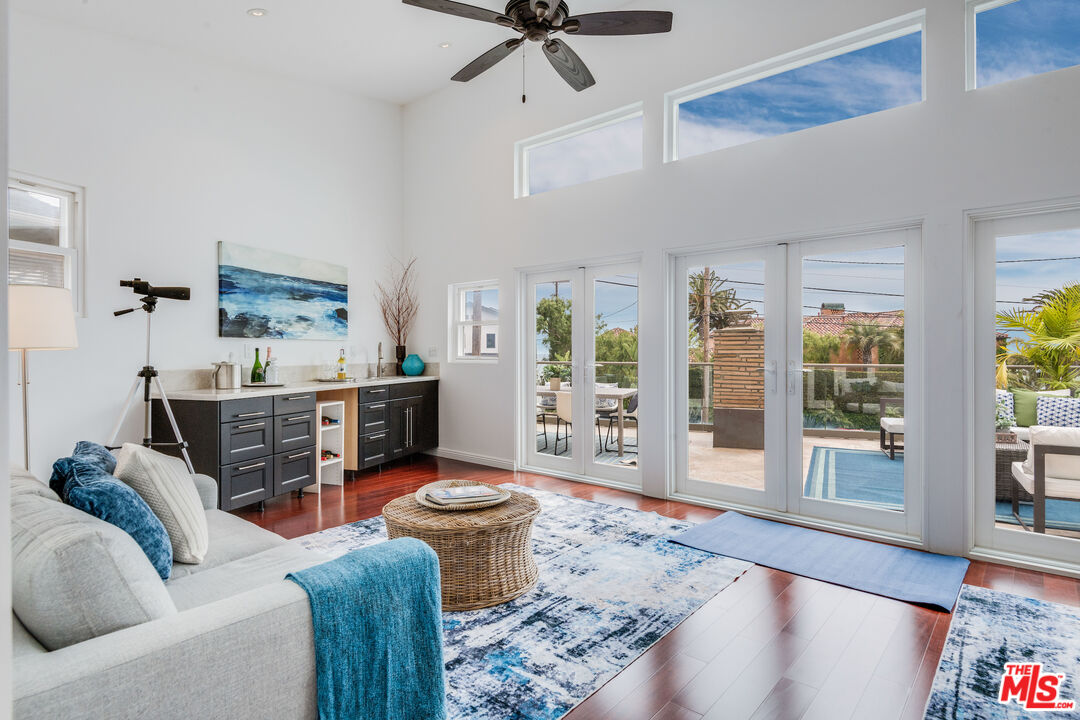 215 Waterview Street Playa del Rey, CA 90293 - Photo 7 of 40 Gallery Image 7