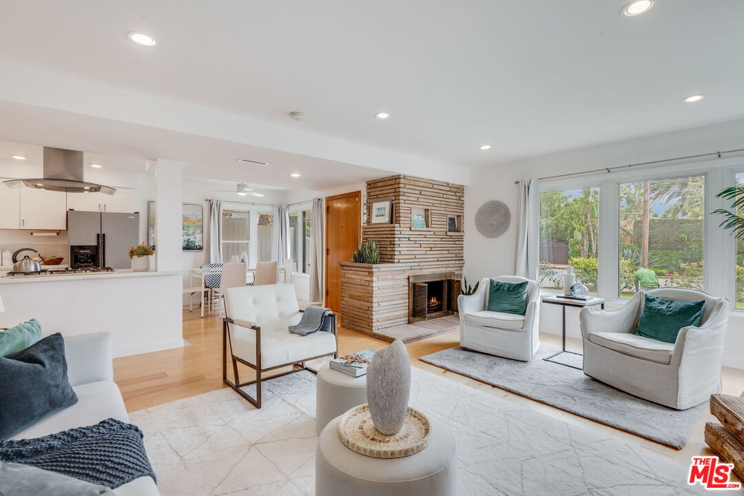 215 Waterview Street Playa del Rey, CA 90293 - Photo 9 of 40 Gallery Image 9