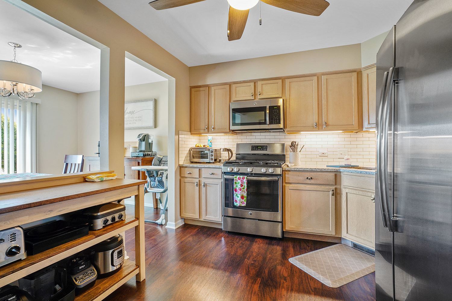 7915 Belle Rive Court Tinley Park, IL 60477 - Photo 2 of 10