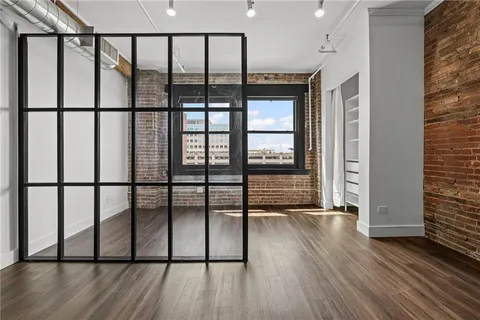 $174,950 | 706 Broadway Boulevard, Unit 505, Kansas City, MO 64105