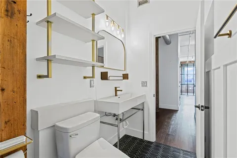 $174,950 | 706 Broadway Boulevard, Unit 505, Kansas City, MO 64105