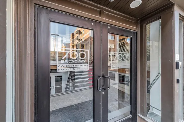 $174,950 | 706 Broadway Boulevard, Unit 505, Kansas City, MO 64105