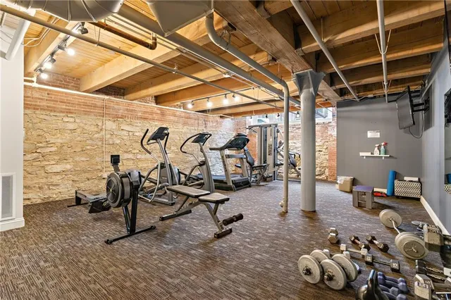 $174,950 | 706 Broadway Boulevard, Unit 505, Kansas City, MO 64105