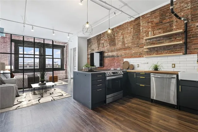 $174,950 | 706 Broadway Boulevard, Unit 505, Kansas City, MO 64105