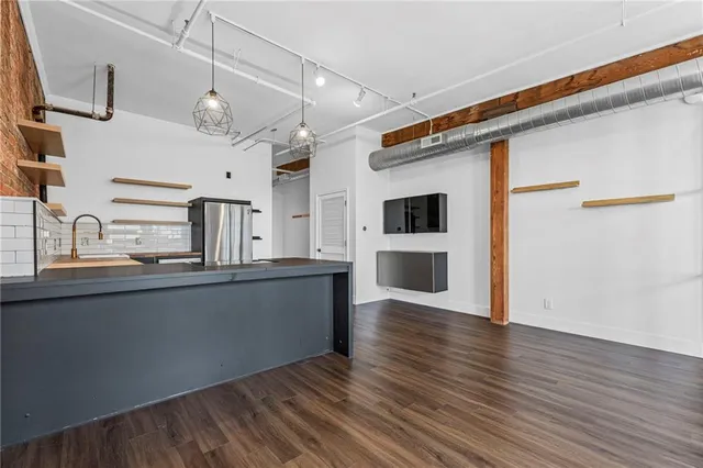 $174,950 | 706 Broadway Boulevard, Unit 505, Kansas City, MO 64105