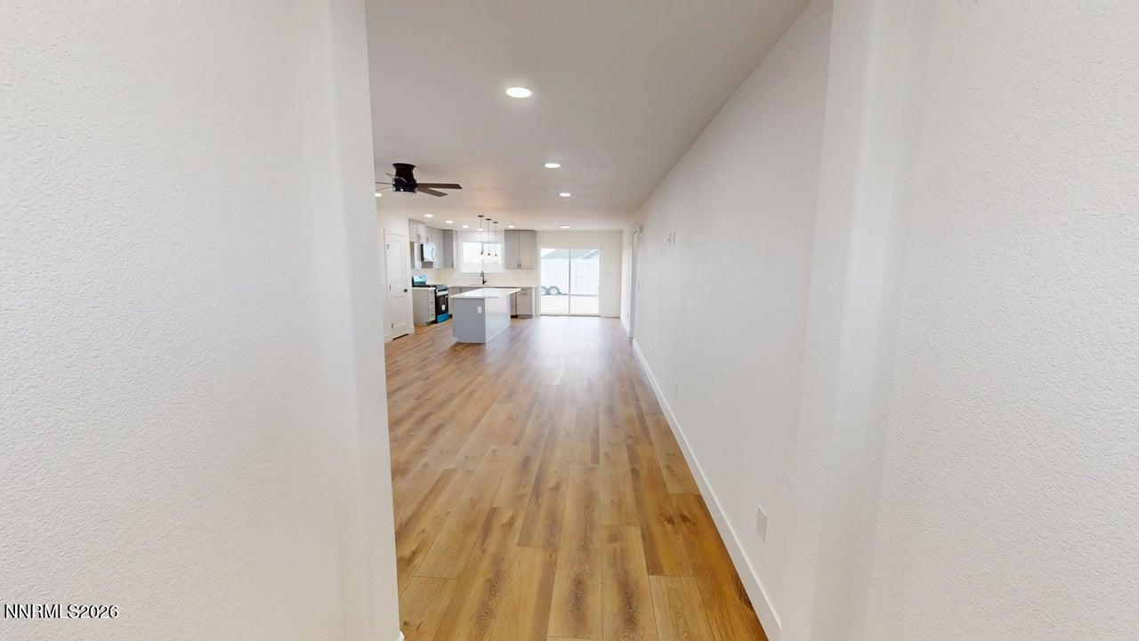 427 Yellow Brick Road Battle Mountain, NV 89820 - Photo 3 of 25 Entryway