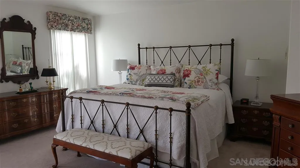 5157 Renaissance Avenue, Unit A San Diego, CA 92122 - Photo 3 of 7