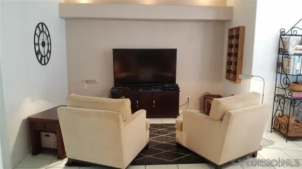 $5,000 | 5157 Renaissance Avenue, Unit A, San Diego, CA 92122