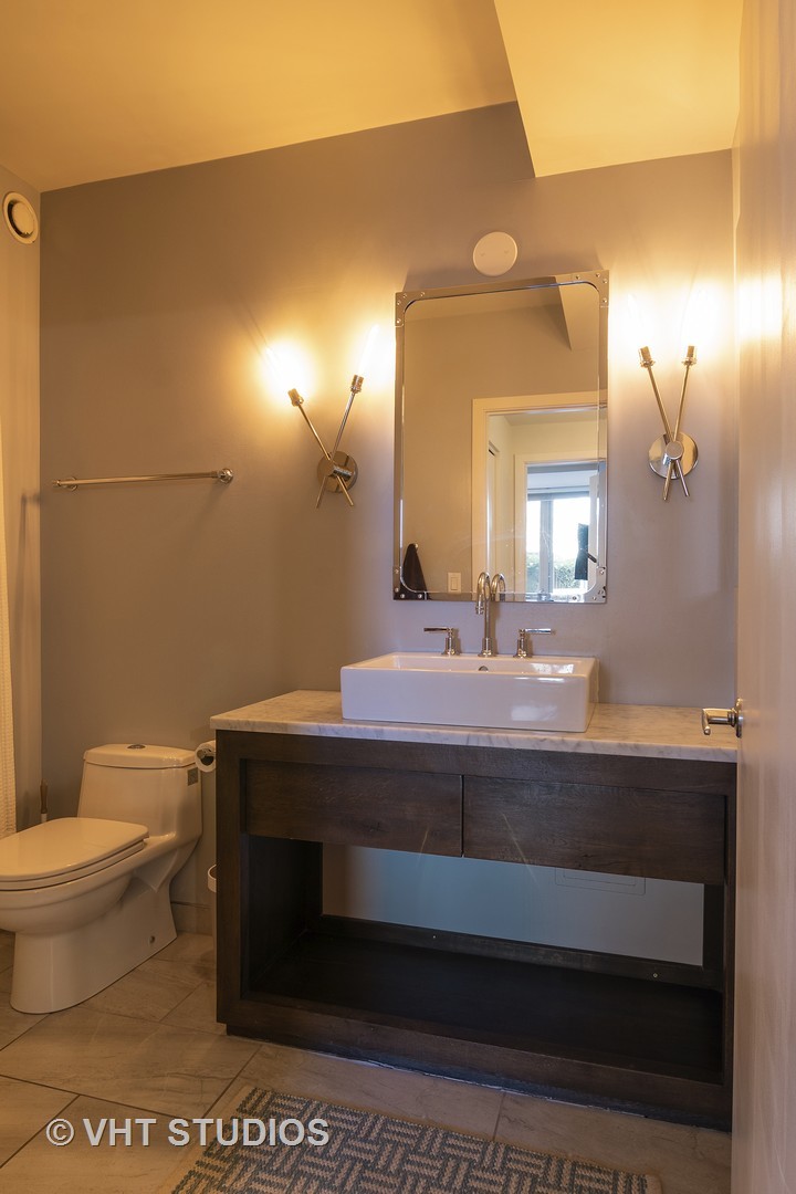 807 Davis Street, Unit 708 Evanston, IL 60201 - Photo 10 of 14