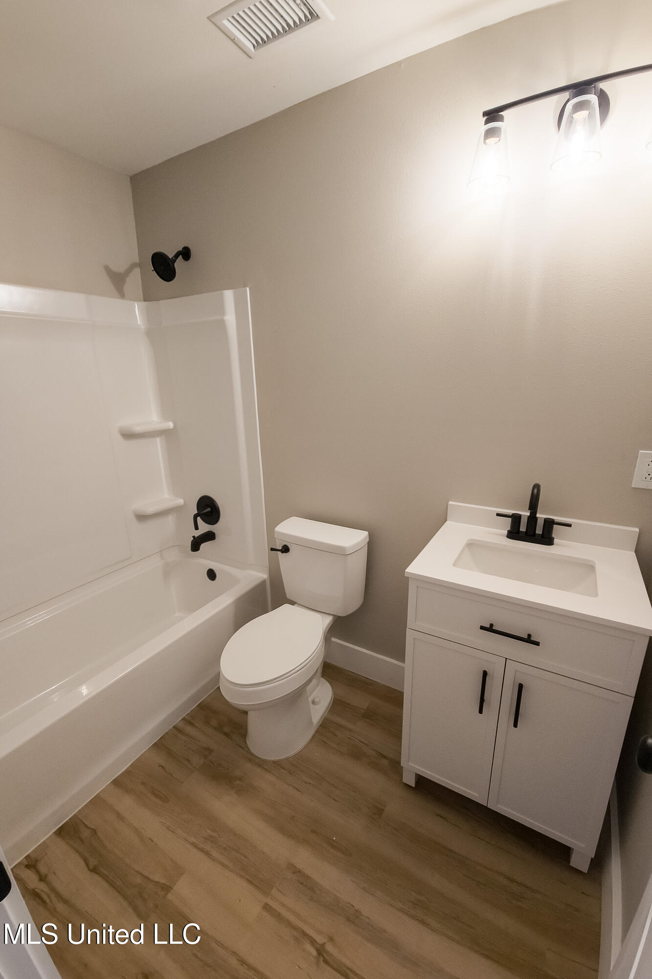 856 Rustwood Drive Biloxi, MS 39532 - Photo 14 of 24 20251226_133439-6