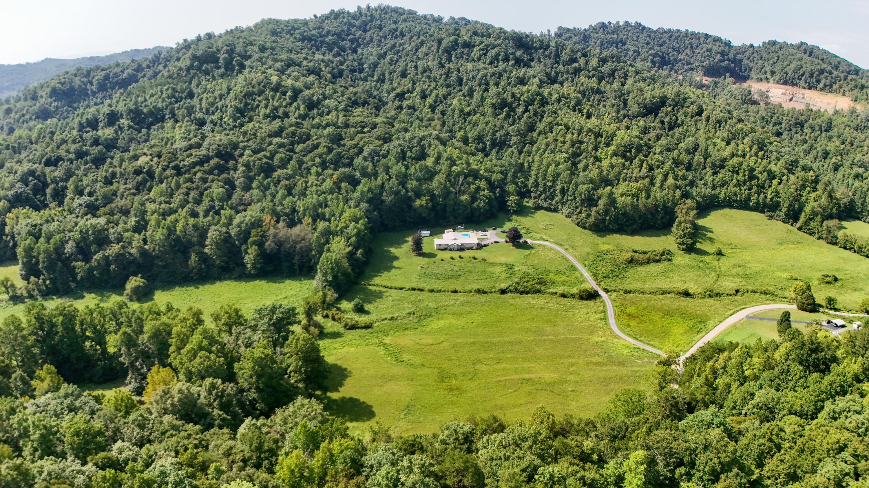 455 Mosley Br Road Woodbine, KY 40771 - Photo 11 of 51 LightroomRealEstateEdits-7