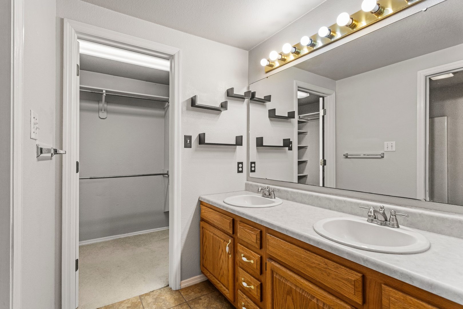 420 Fisler Road Monticello, IL 61856 - Photo 18 of 29