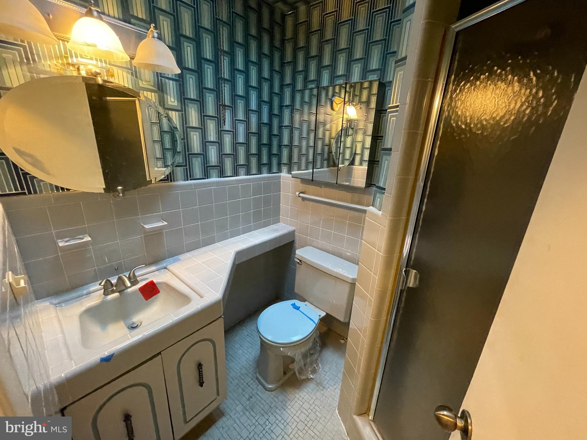 129 Juniper Road Havertown, PA 19083 - Photo 22 of 30 master bathroom