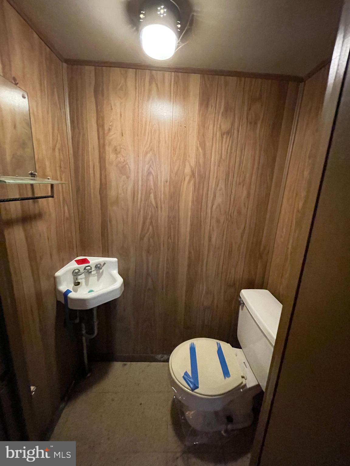 129 Juniper Road Havertown, PA 19083 - Photo 28 of 30 powder room in basement