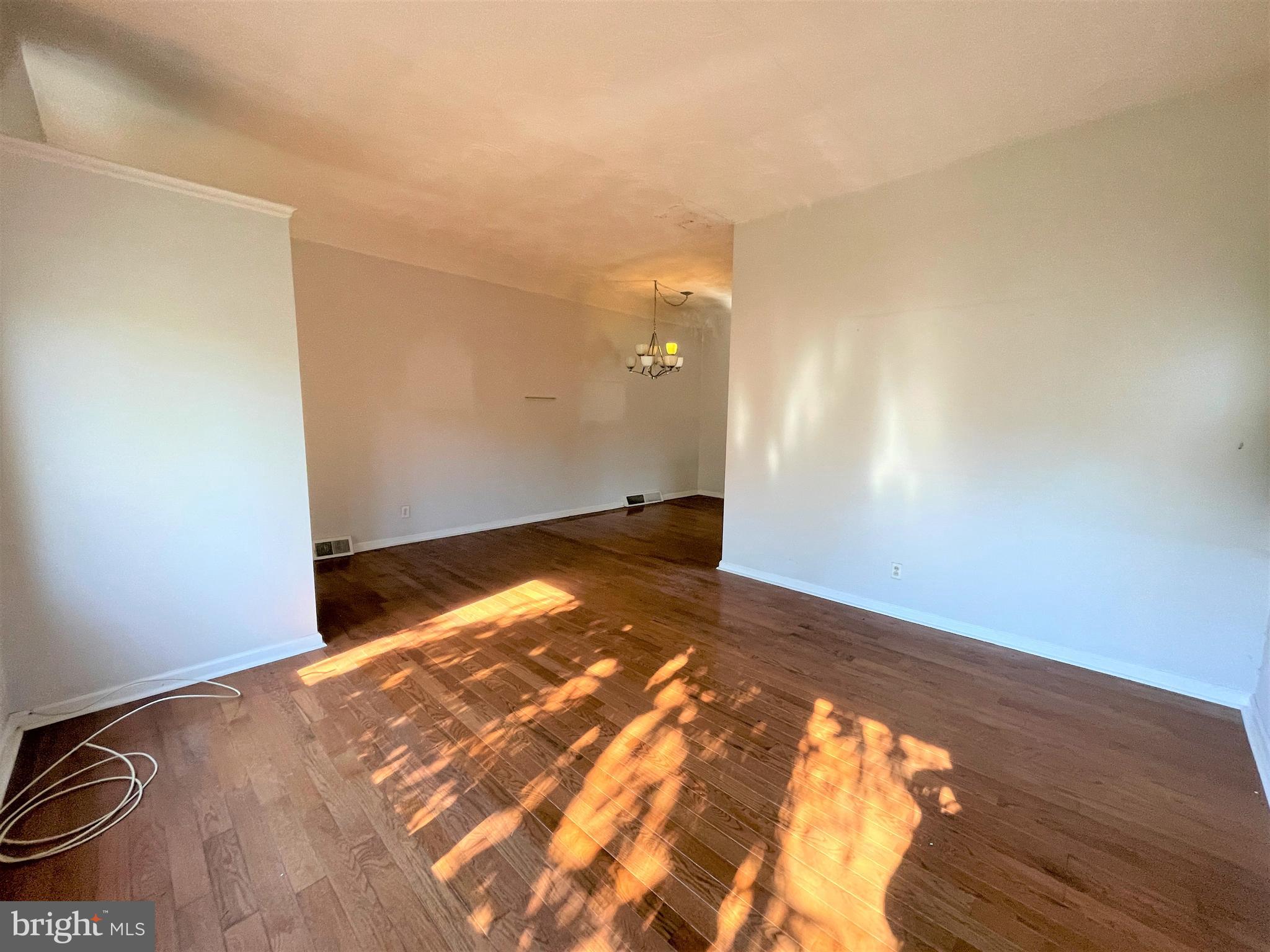 129 Juniper Road Havertown, PA 19083 - Photo 8 of 30 living room